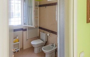 淋浴设施、吹风机