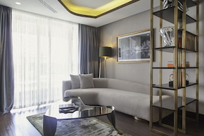 Executive Suite | Living area