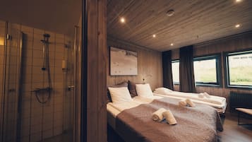 Superior-Doppel- oder -Zweibettzimmer | Badezimmer | Dusche, Haartrockner, Handtücher, Seife