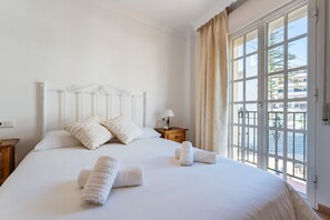 Een strijkplank/strijkijzer, gratis wifi, beddengoed