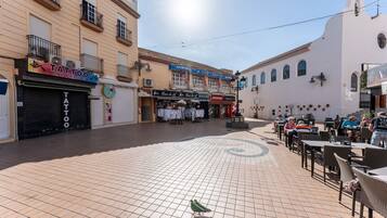 屋外ダイニングエリア