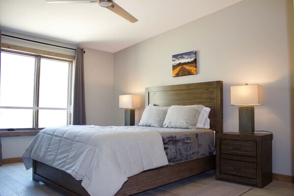 5 bedrooms, desk, iron/ironing board, free WiFi