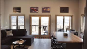 Smart TV, video games, computer monitors