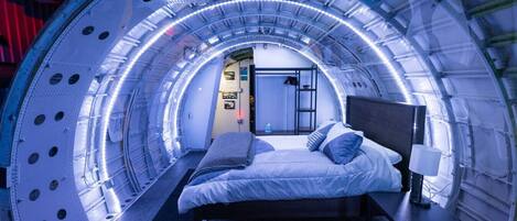 5 bedrooms, desk, iron/ironing board, free WiFi