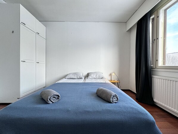 2 bedrooms, WiFi, bed sheets