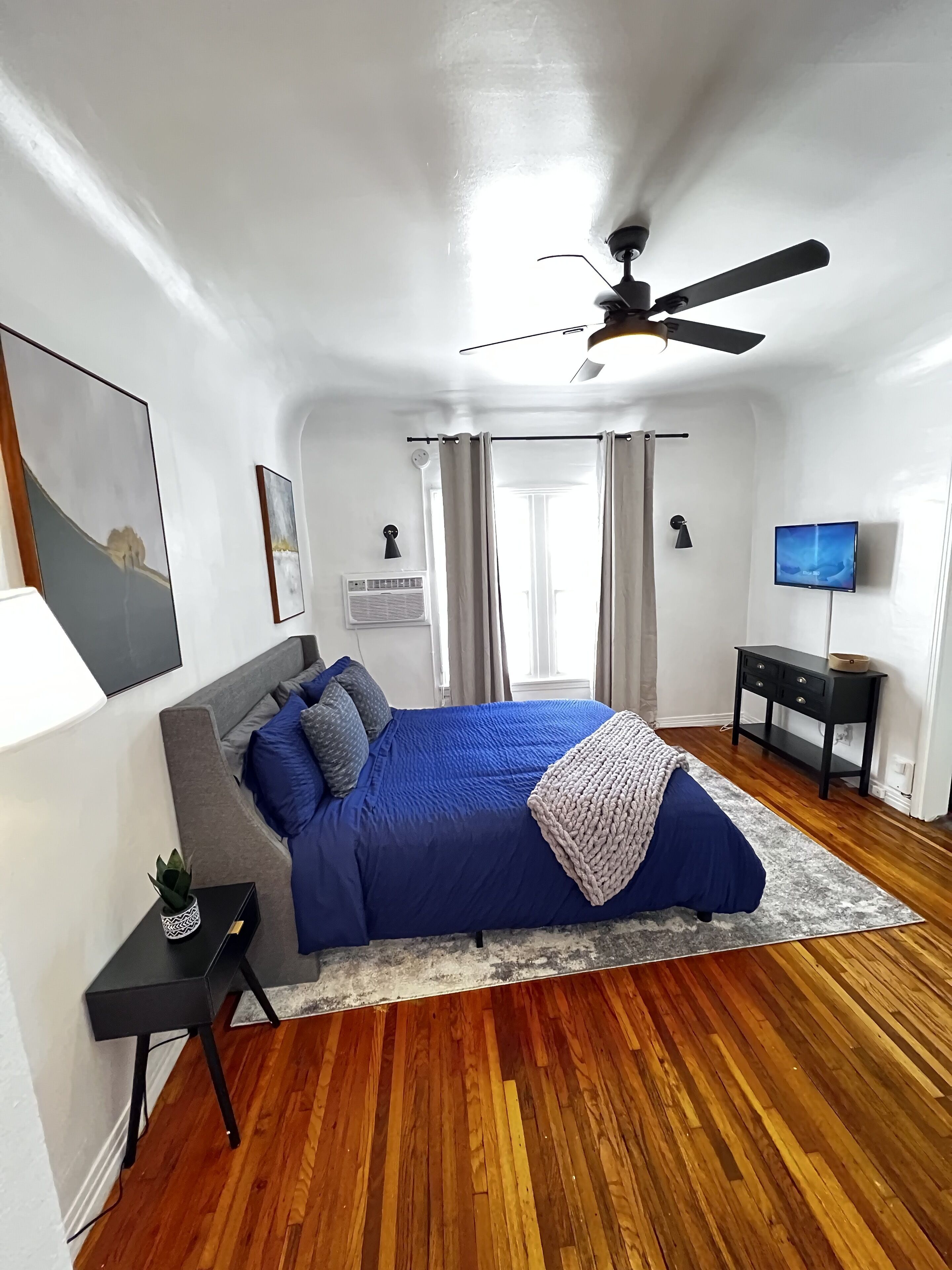 Cozy studio near LACMA 