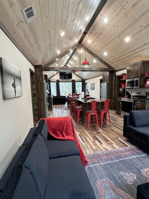 Smart-TV, videospill og bordtennis