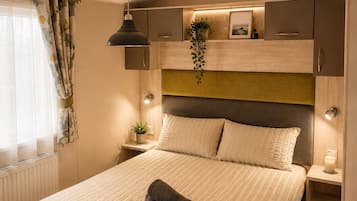 Luxury Mobile Home, 2 Bedrooms, Non Smoking