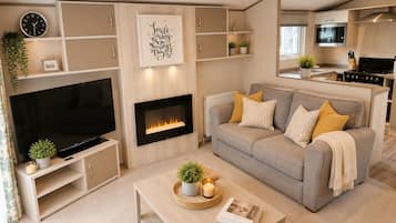Luxury Mobile Home, 2 Bedrooms, Non Smoking | Living area