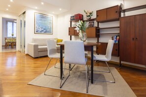 Interior - Just 8 minutes from Loreto and 6 minutes from the Lima metro station, in the elegant and central area behind Corso Buenos Aires and close to Città Studi, lies Casa Mimosa, perfect for families or groups. Renovated with comfortable sofa beds, it boasts t (Milan)