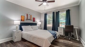 3 bedrooms, desk, iron/ironing board, free WiFi