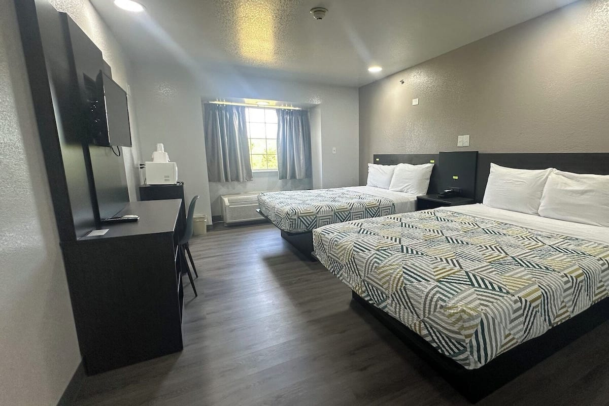 Desk, blackout drapes, free WiFi, bed sheets