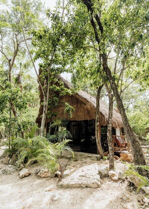 Deluxe Room, Hot Tub, Garden View | Premium bedding, down comforters, in-room safe, individually decorated