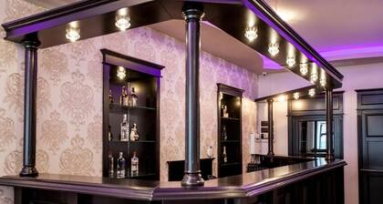 Hotel Extravagance