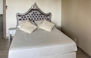 4 slaapkamers, reisbedje, gratis wifi
