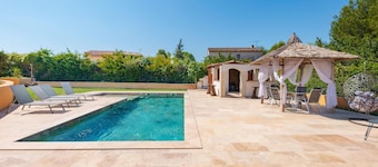 Lovely home in Arles with WiFi
