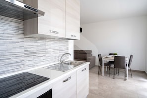 Fridge, oven, stovetop, dishwasher - Homiday -  Waterfront, Interno 10 (Montesilvano)