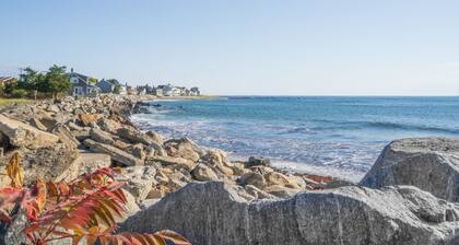 Queen room with private oceanfront balcony - incredible views!