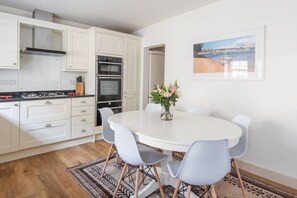 Dining - Lifeboat Cottage -  a cottage that sleeps 2 guests  in 1 bedroom (Salcombe)