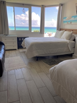 Iron/ironing board, free WiFi, bed sheets - Beachfront, clean, quiet, luxury condo on 3 rd fl amazing view! Hear the waves (Panama City Beach)