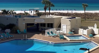 Beachfront, clean, quiet luxury condo on 3 rd fl w/ amazing view! Hear the waves