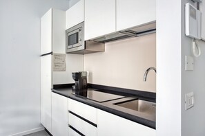 Fridge, microwave, oven, stovetop - Hostmate - Milano - San Genesio Gem- Maciachini (Milano)