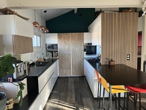 Fridge, microwave, oven, dishwasher - Villa OHANA for 8 people with swimming pool and summer kitchen. Free Wifi (CAPBRETON)