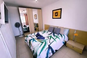 2 bedrooms, iron/ironing board, travel cot, WiFi - Picacho Sunset Aparment 1 (Arico)