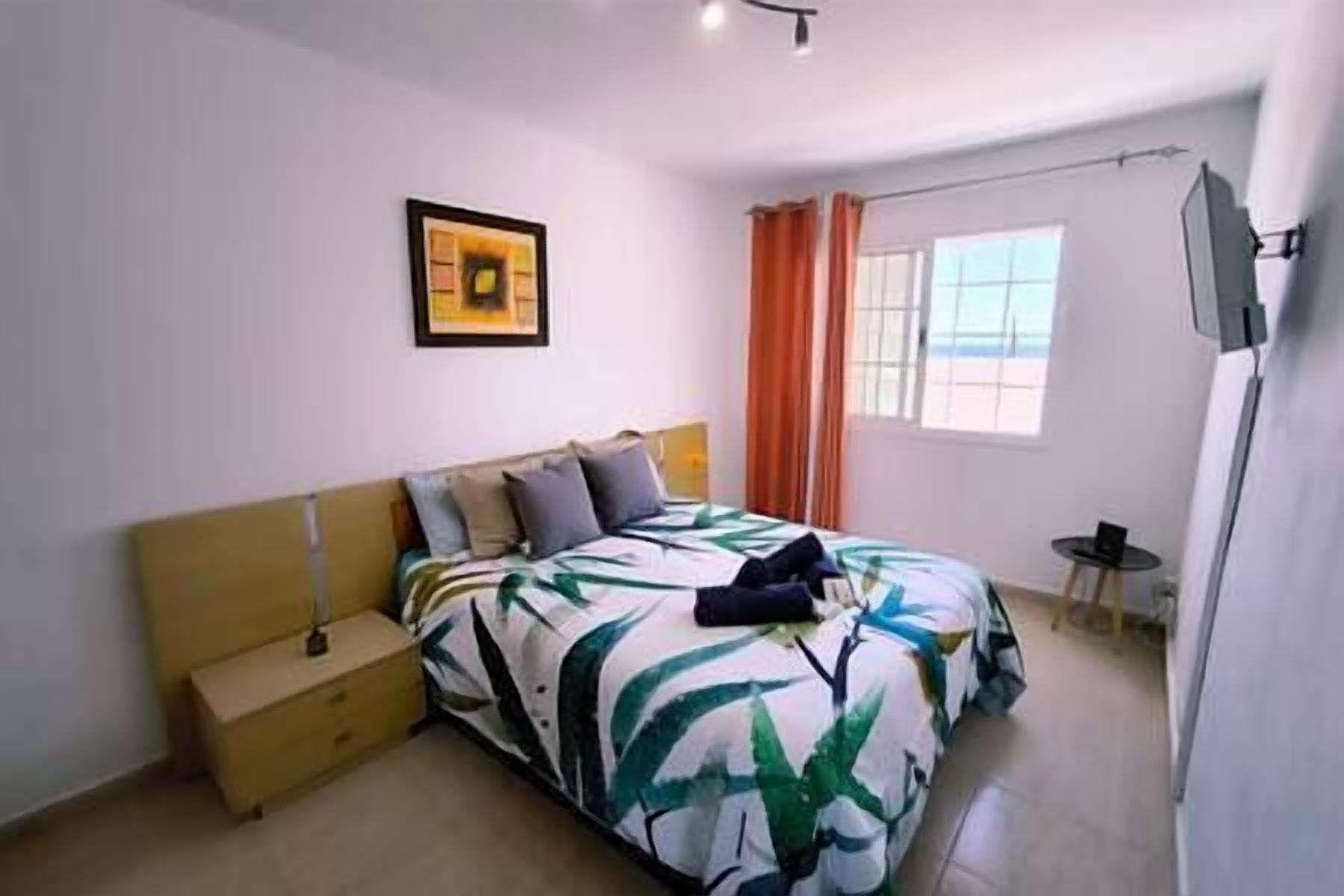 2 slaapkamers, een strijkplank/strijkijzer, reisbedje, wifi