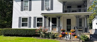 Large One Bedroom Downstairs - with laundry