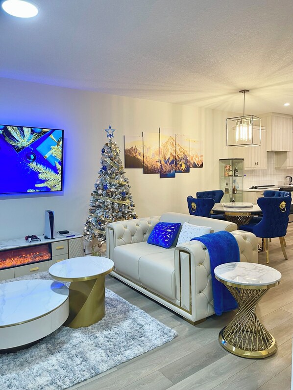 Royal House | Premium bedding, down comforters, memory foam beds, soundproofing - Navii Estates - Vacations Elevated, Homes Perfected (Calgary)