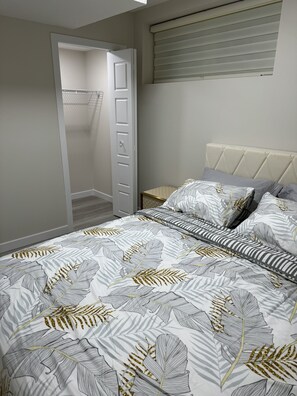 Luxury Apartment | Premium bedding, down comforters, memory foam beds, soundproofing - Navii Estates - Vacations Elevated, Homes Perfected (Calgary)