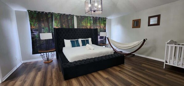 4 bedrooms, iron/ironing board, travel cot, WiFi - Maleficent's Disney's Jungle VR Retreat (Davenport)