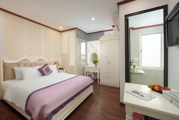 Kahden hengen deluxe-huone, 1 keskisuuri parisänky, kaupunkinäköala | 1 makuuhuone, allergiatestatut vuodevaatteet