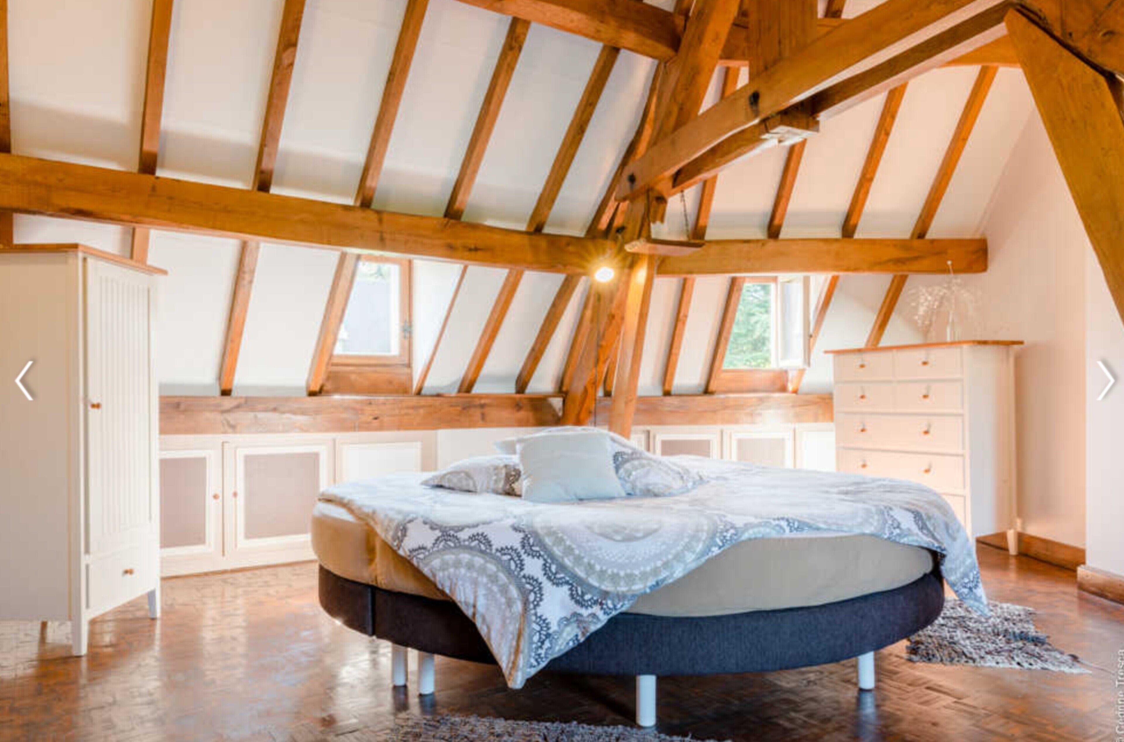 5 bedrooms, iron/ironing board, free WiFi, bed sheets