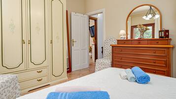 1 chambre, fer et planche Ă repasser, draps fournis