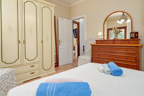 1 bedroom, iron/ironing board, bed sheets