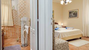 1 bedroom, iron/ironing board, bed sheets