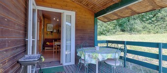 Chalet 'D'alpion' with Shared Pool, Private Terrace and Shared Garden