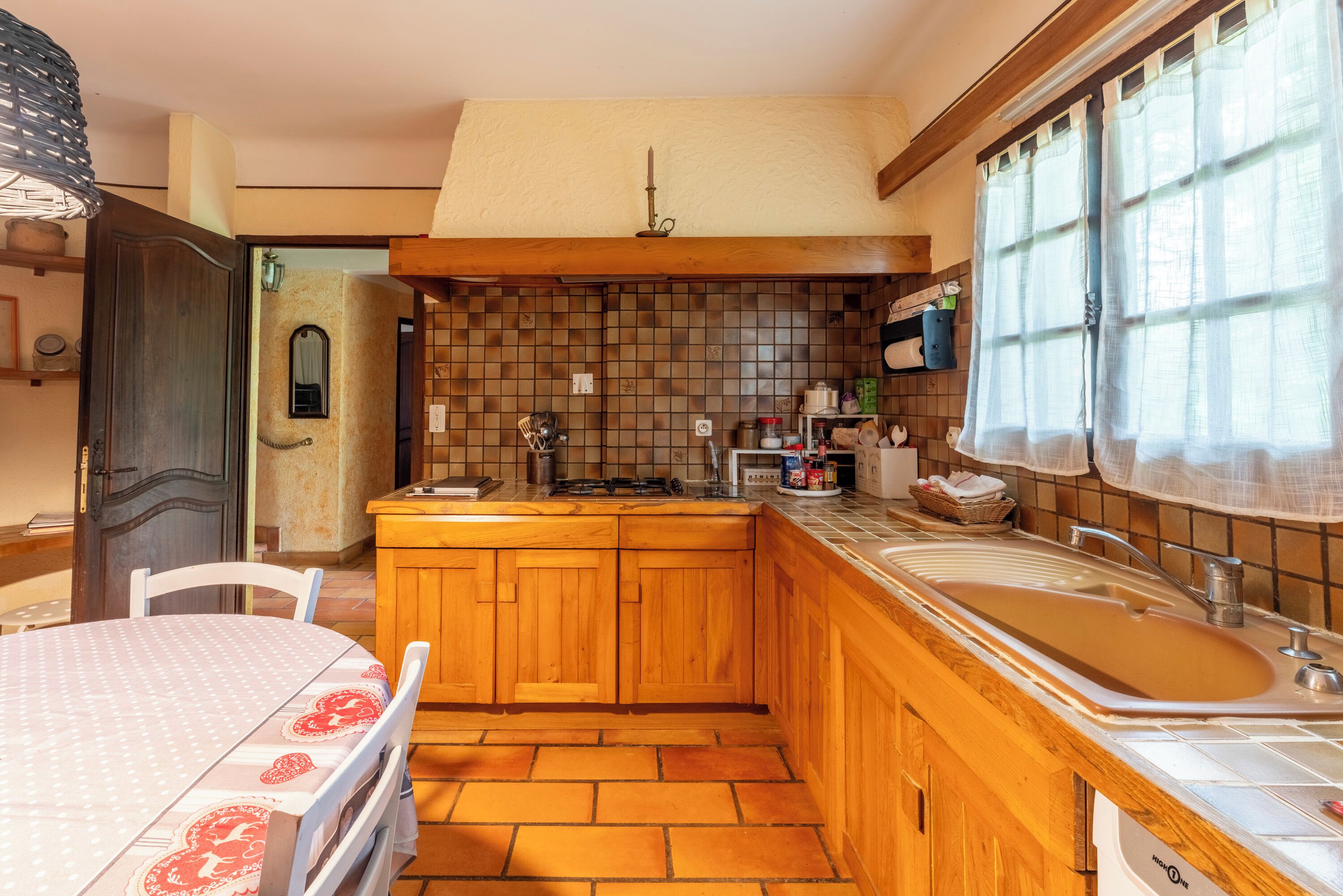 雪櫃、微波爐、焗爐、爐具