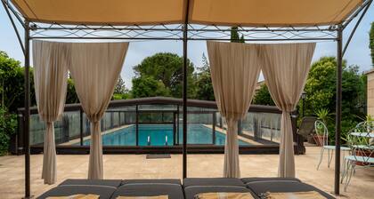Villa 'Le Colombier - Cambalala' avec vue sur les montagnes, piscine privée et Wi-Fi
