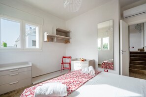 2 chambres, fer et planche à repasser, Wi-Fi gratuit, draps fournis