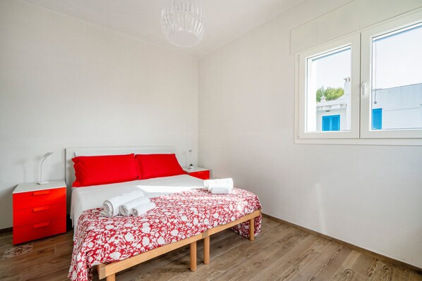 2 chambres, fer et planche à repasser, Wi-Fi gratuit, draps fournis