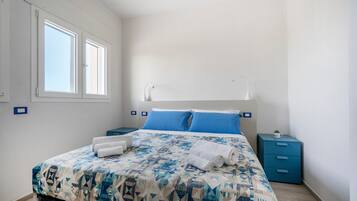 2 makuuhuonetta, silitysrauta/-lauta, ilmainen Wi-Fi, vuodevaatteet