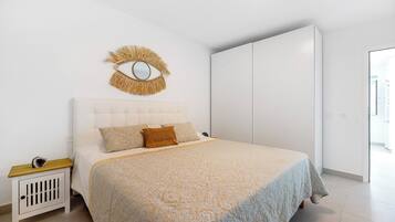 1 chambre, fer et planche Ă repasser, Wi-Fi gratuit, draps fournis