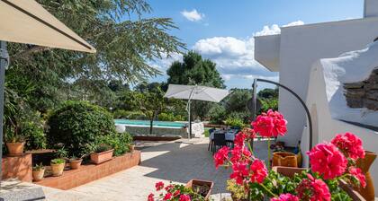 Villa 'Trulletti Gioia' con piscina privada, Wi-Fi y aire acondicionado