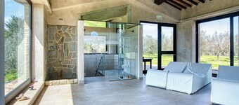 Villa 'Le Buccole Country House' con vista sulle colline perugine, Wi-Fi e aria condizionata.