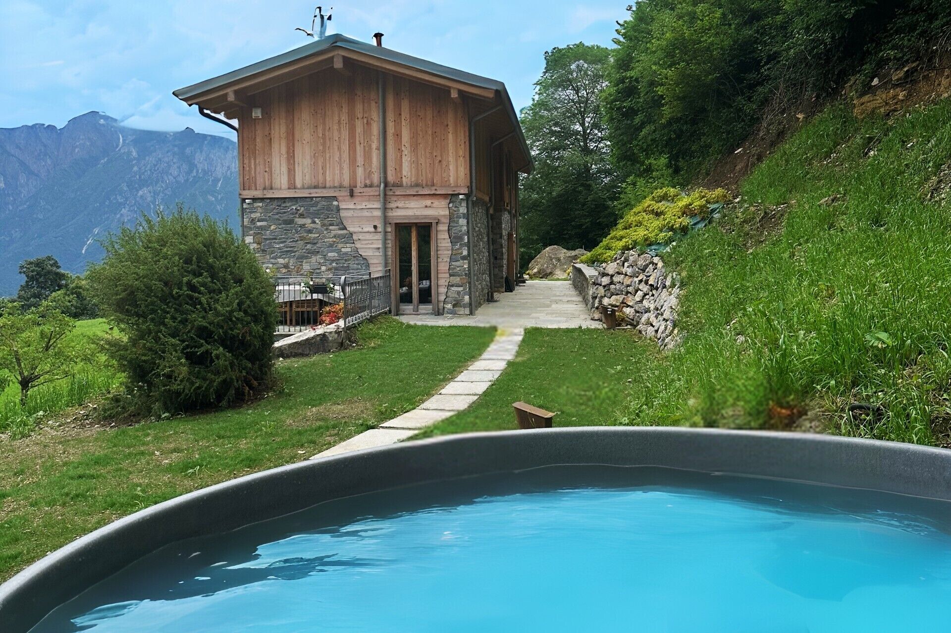 Bañera de hidromasaje exterior