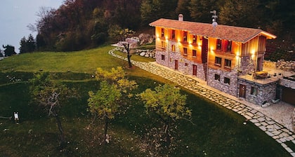 Luxuriöses Chalet 'Bellagio Baita Treeb' mit Seeblick und Pool