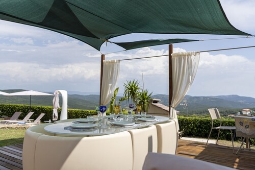 Villa with Private Pool, Wi-Fi and Air Conditioning